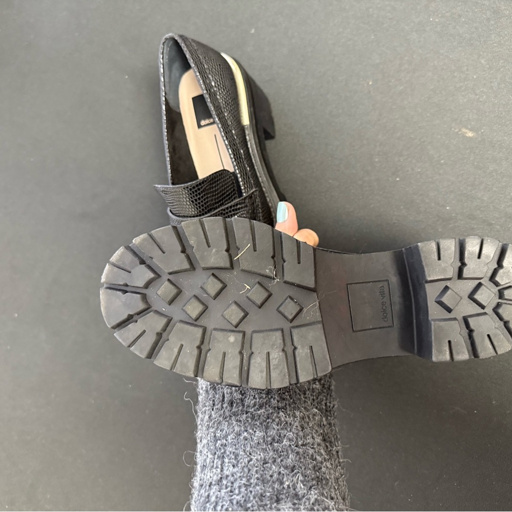 Black Textured platform Women's Loafers (don’t know size assuming 6 or 6 /2) - Picture 12 of 12